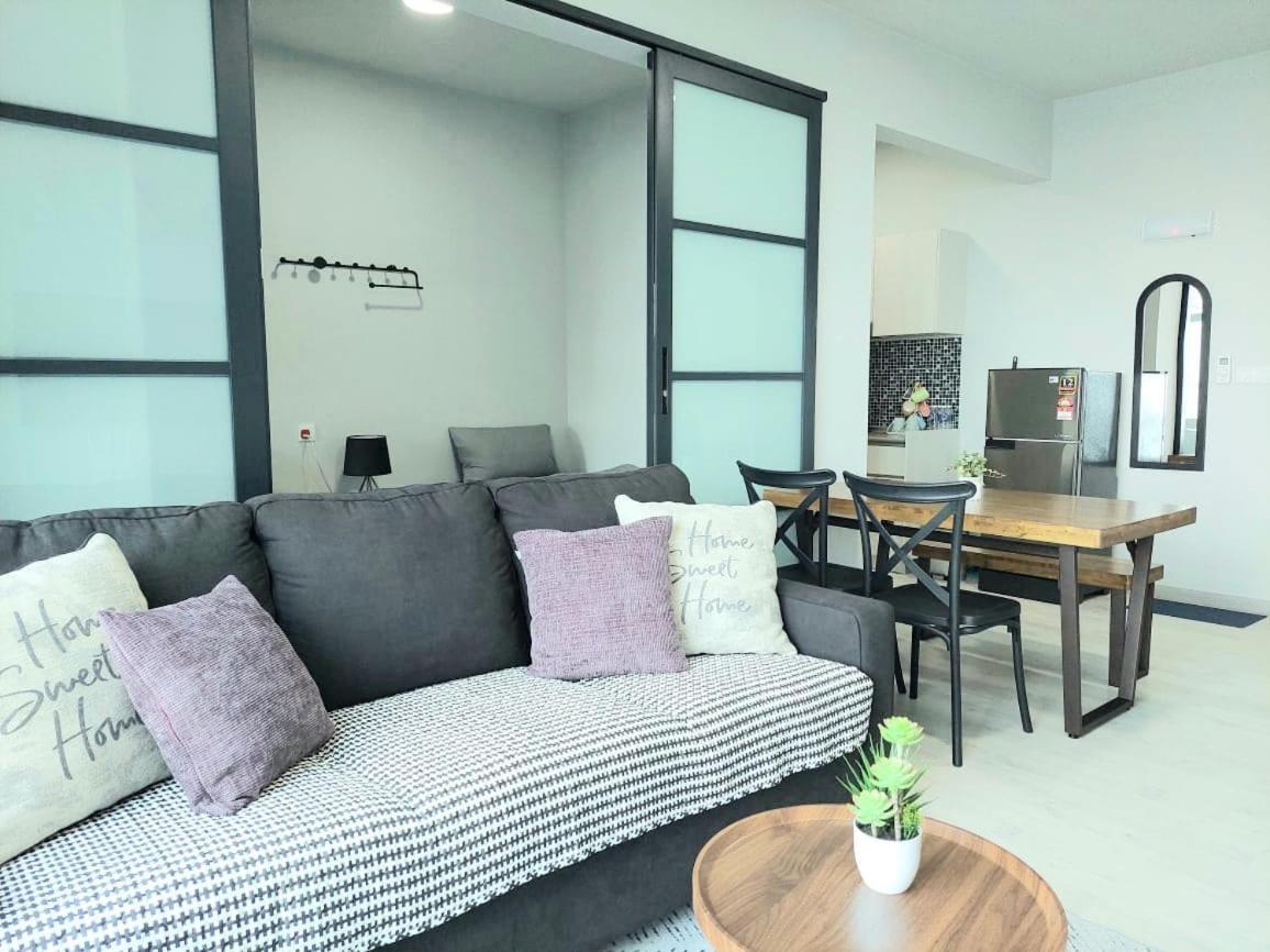 J'Stay Seaview Suite Jesselton Quay Kota Kinabalu Bagian luar foto